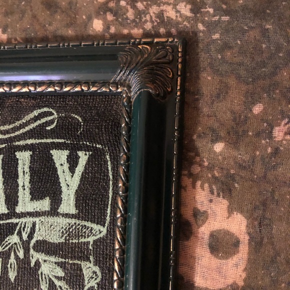 Vintage OOAK Handpainted Shabby Chic “Family Is Not An Important Thing…” Frame - Picture 10 of 16